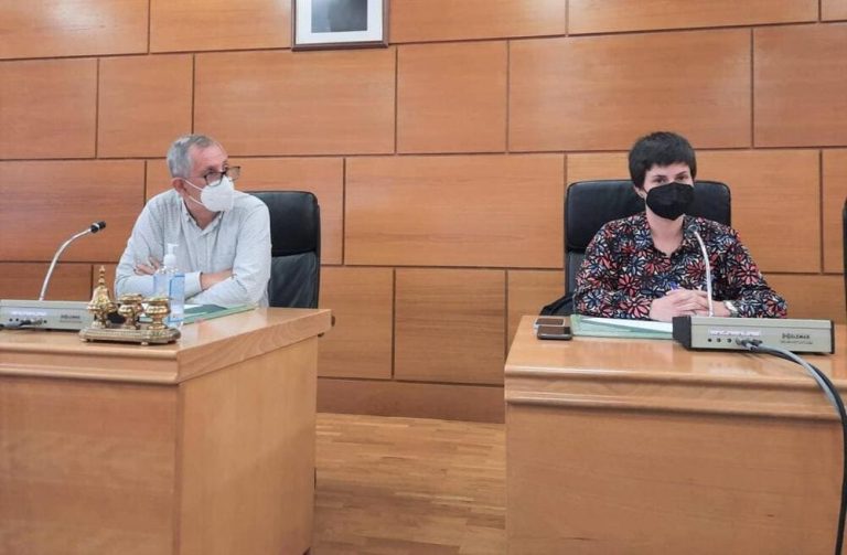 O equipo de goberno do Rosal visita Carballo para intercambiar experiencias sobre iniciativas locais