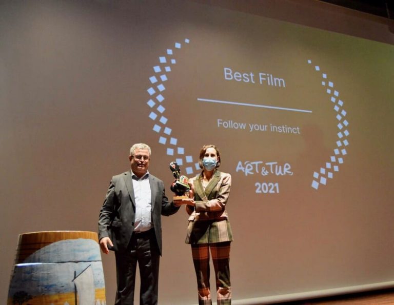 A Deputación recolle o 9º premio do documental “Sigue o teu instinto” en Aveiro