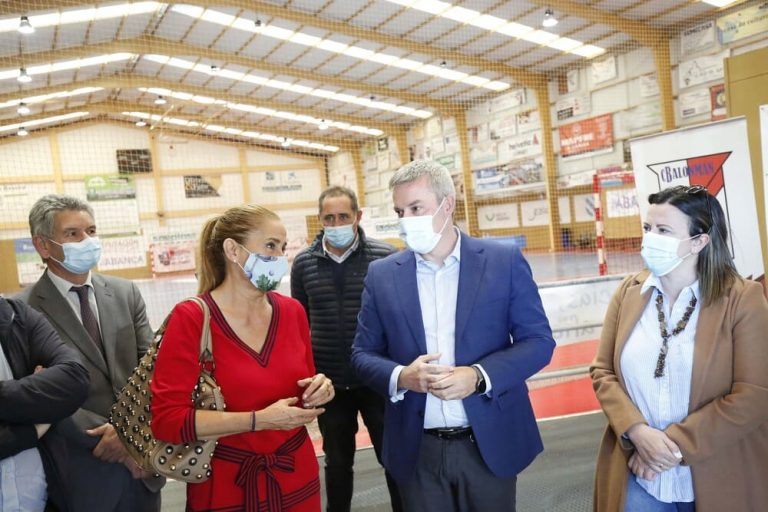 O pavillón municipal da Cañiza estrea vestiarios grazas á Deputación