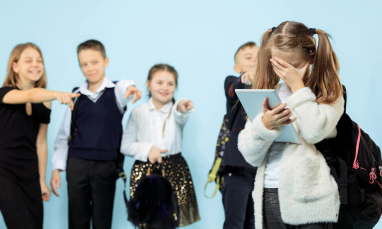 Ponteareas impulsa unha campaña de formación e información para combater acoso escolar nas aulas