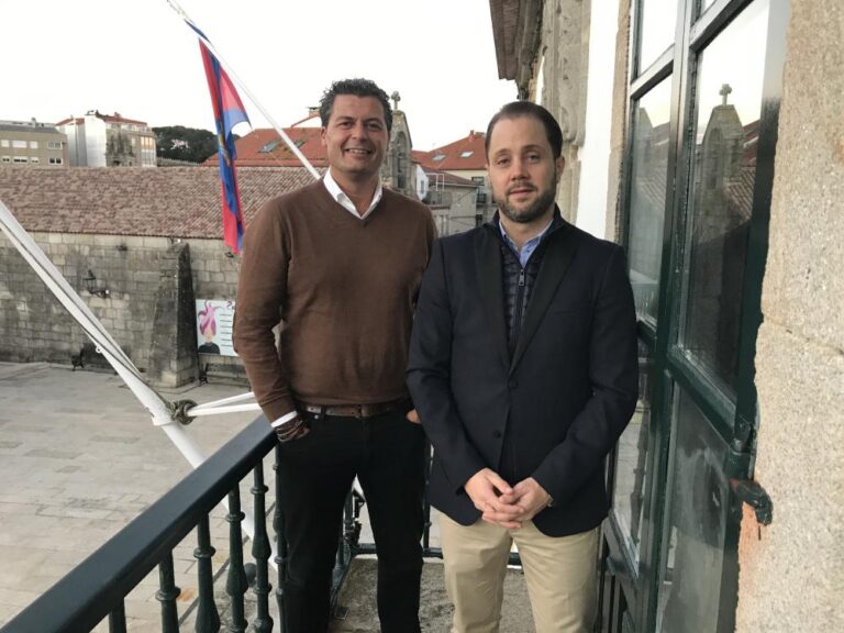 A AJE traslada os seus premios a Baiona para “reforzar o seu copromiso co sur de Galicia”
