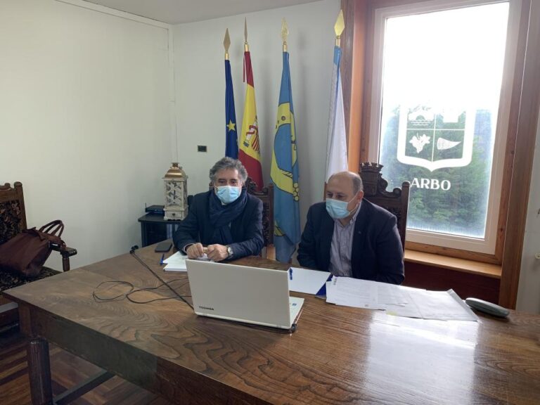 Os alcaldes das Neves e Arbo reiteran a súa firme oposición ao paso da liña de alta tensión polos seus concellos