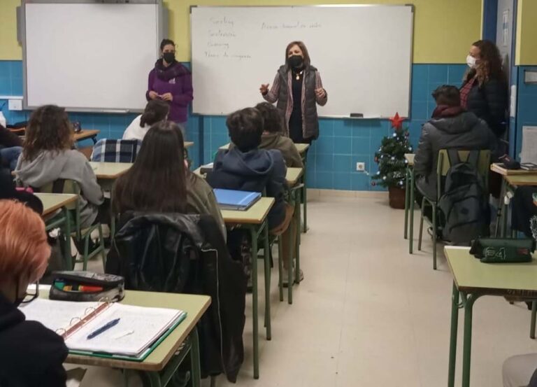Redondela leva aos institutos a necesidade de traballar pola igualdade con ‘Non deixes que te enREDen’