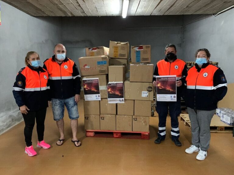 Protección Civil e o Concello de Salceda organizaron unha recollida de produtos de hixiene para os afectados da Palma