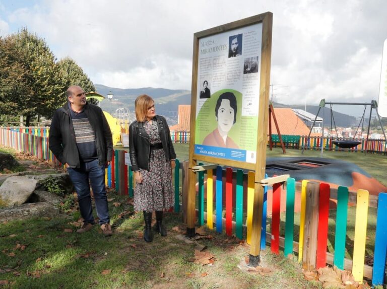 Cabeiro e Chapela ‘bautizan’ os seus parques infantís con nomes de persoeiros “comprometidos coa lingua e cultura galegas”
