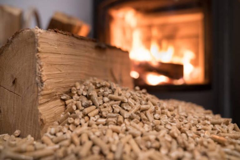 A Cañiza cambiará os radiadores eléctricos de 15 centros sociais e salas de velacións por estufas de pellets
