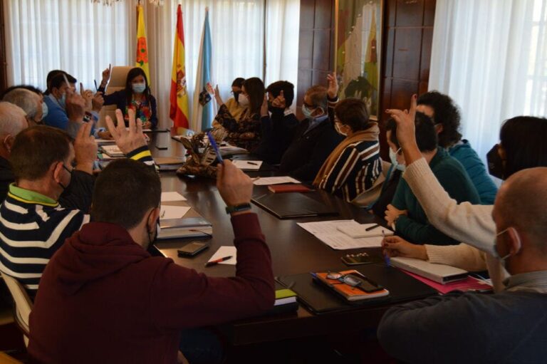 Mos renova en Pleno a adhesión ao transporte metropolitano de Galicia e a inclusión do bus urbano en dito plan