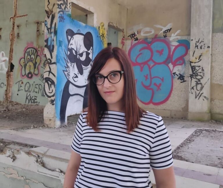 Iria Misa presenta o seu libro “A cidade do Átomo” en Baiona