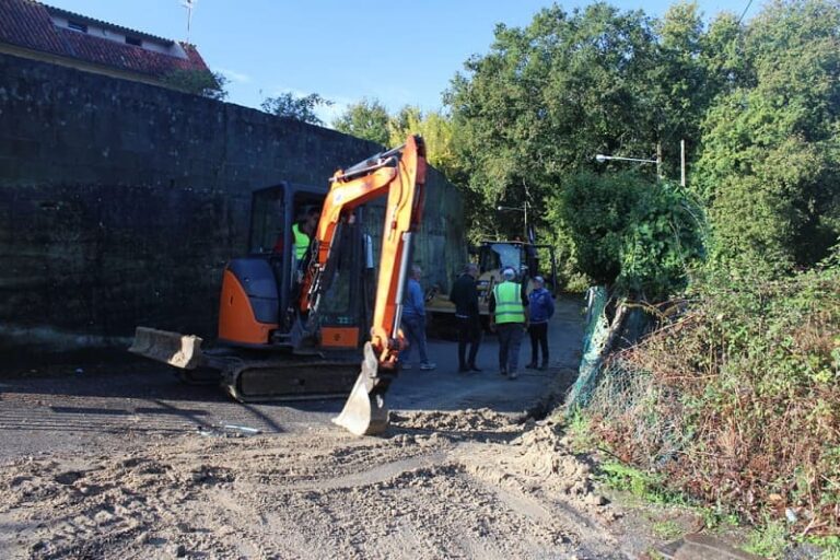 Comezan as obras de ampliación da rede de saneamento e abastecemento da Carrasca