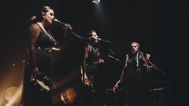 Aforo completo no concerto de Tanxugueiras no Teatro Municipal de Tui