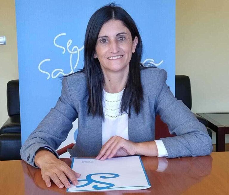 Salceda non renuncia nin á Galiña Azul nin ao Centro de Día
