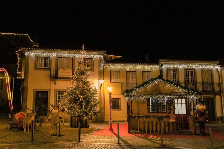 Pai Natal chega a Vila Nova de Cerveira para a abertura do Mercado de Natal