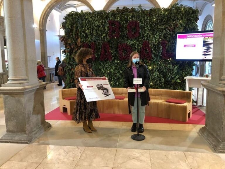 Tres mozas da Estrada e Salvaterra gañadoras do concurso da Deputación “Lebres como gacelas. Unha homenaxe a Xela Arias”