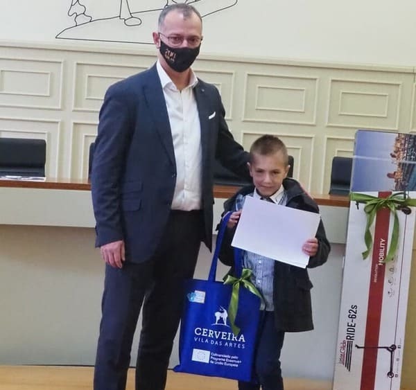 Autarca Rui Teixeira entrega prémios a alunos cerveirenses vencedores do concurso “Eu sou Europeu”