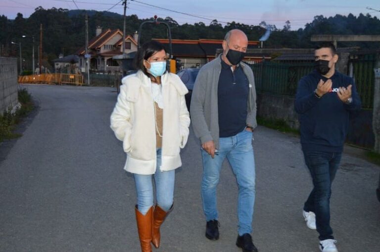 Continúa a bo ritmo a instalación de internet de banda longa en Mos iniciada a principios do verán