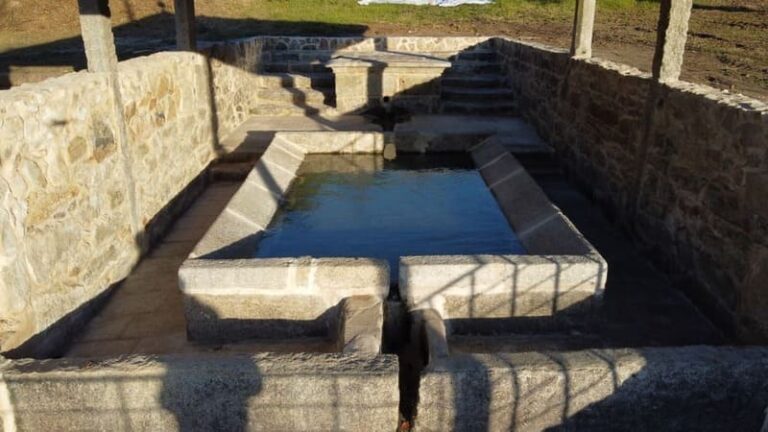Rematan as obras de rehabilitación da fonte e lavadoiro de Chans en Randufe