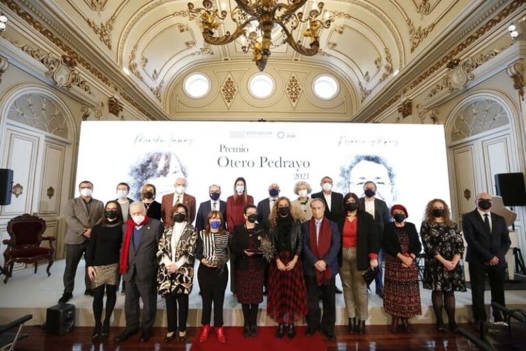 A Deputación entrega os Premios Otero Pedrayo a Mechu Lamas e Rosario Álvarez