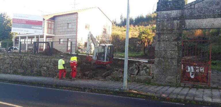 O Concello das Neves constrúe un novo acceso ao Centro de Saúde