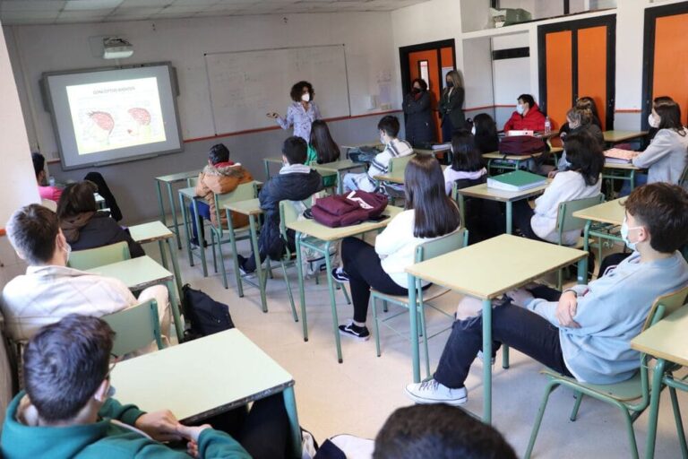 Os alumnos do IES Ribeira do Louro participaron dunha charla sobre agresións e violencia sexual