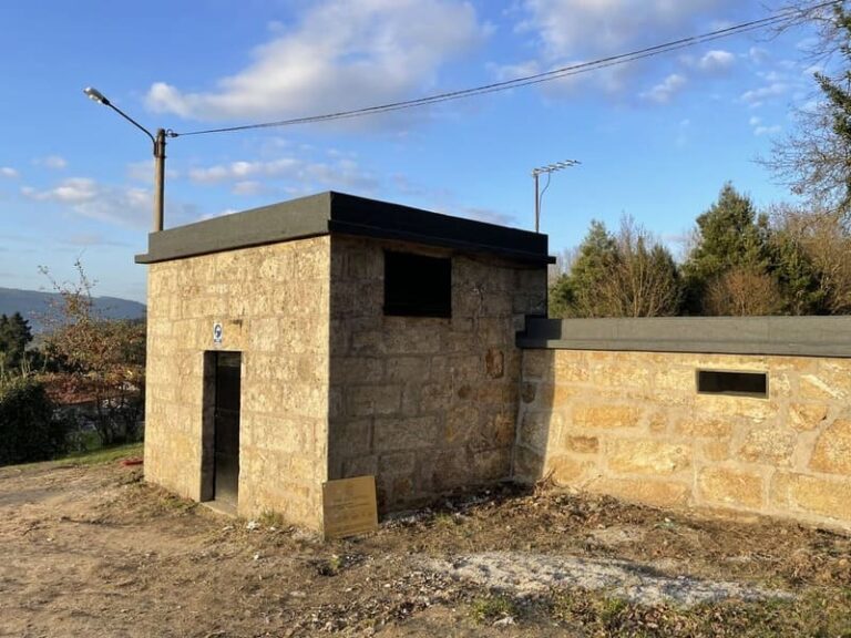 A remodelación integral do depósito do muíño de Luís, exemplo do compromiso de Mondariz por mellorar os servizos básicos