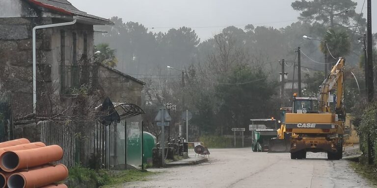 Arrancan as obras de mellora de mobilidade peonil na EP-4006 en Leirado