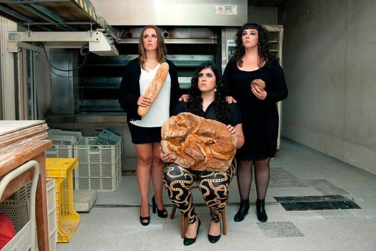 Adiada ao 20 de febreiro a representación teatral de ‘As que limpan’ da compañía A Panadaría