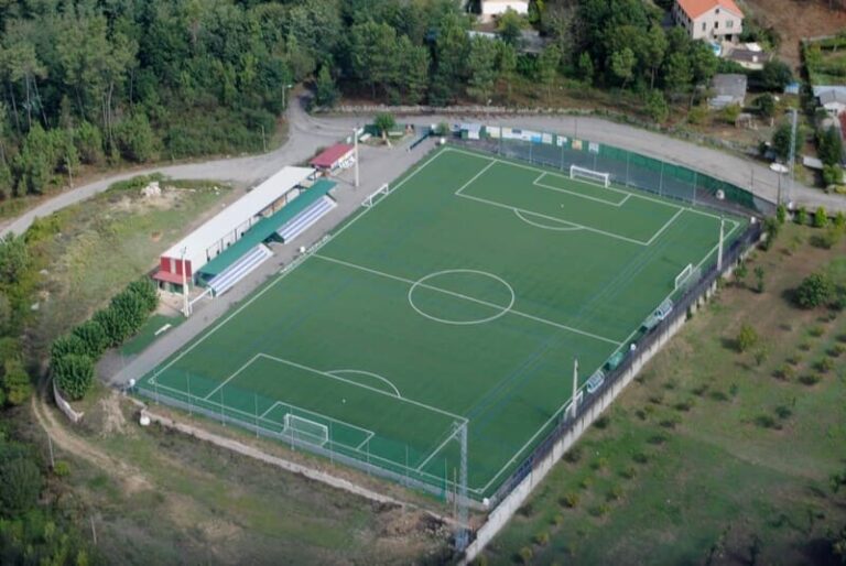 Ponteareas renovará o campo de fútbol de Angoares