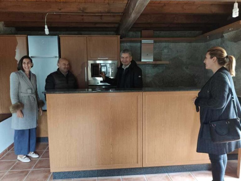 O Centro Cultural da Lamosa de Covelo xa conta cunha cociña grazas á Deputación