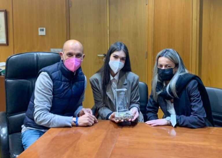 A porriñesa Emma Rodríguez, premio extraordinario é excelencia académica da UVigo