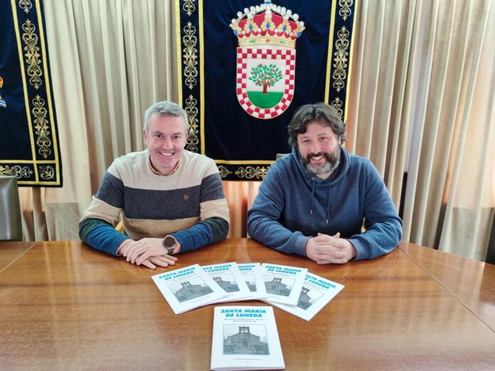 O alcalde da Cañiza, Luis Piña co párroco de Santa María de Luneda, Luis Manuel González Piñeiro