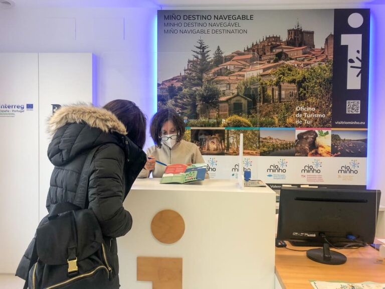 Case 500 persoas foron atendidas en febreiro na oficina de turismo de Tui