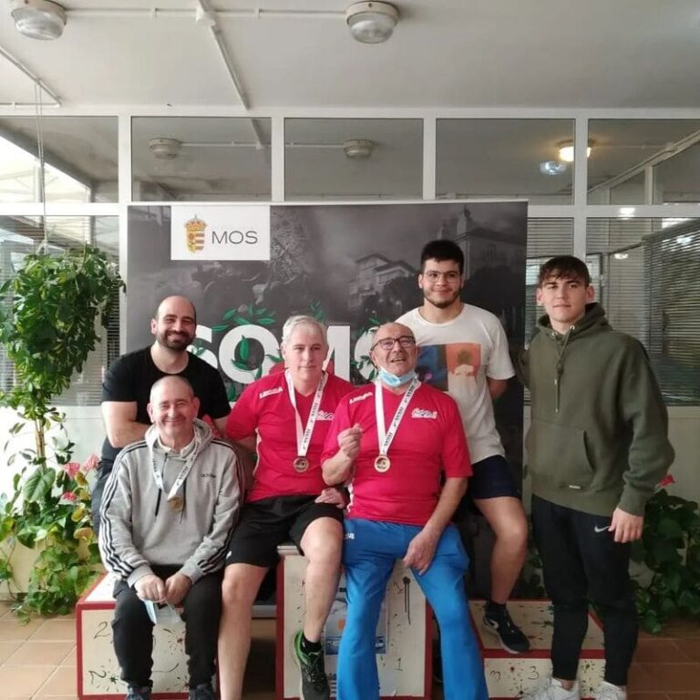 Os nadadores do Club Natación Mos logran 6 metais na casa, no Galego de Fondo Master