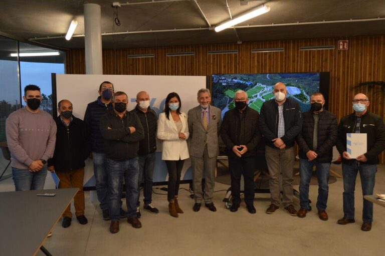 O Celta presenta á Corporación Municipal e a Pereiras a futura Factoría do Deporte Galego