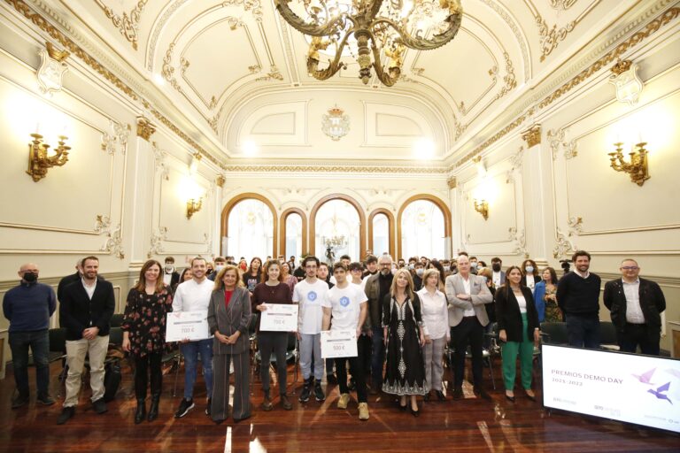 A Deputación premia o talento do alumnado que participou en “Depoemprende na FP”