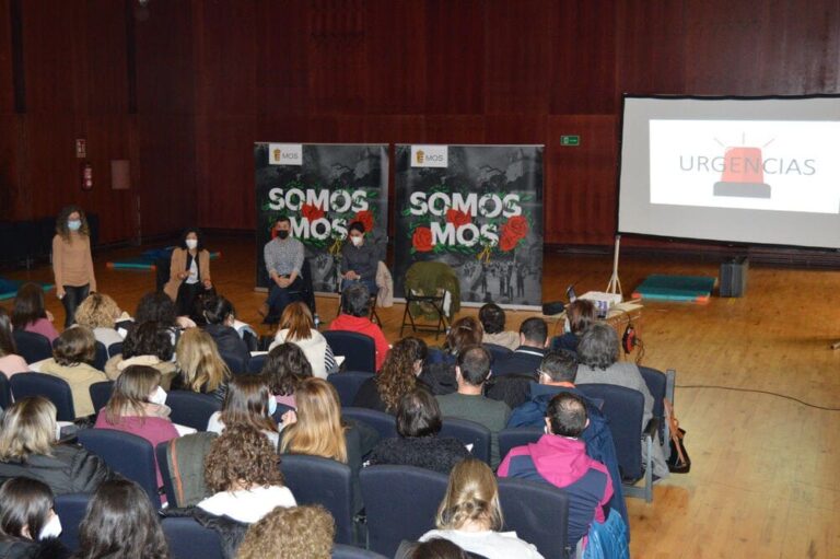 100 docentes da comunidade educativa mosense formáronse en primeiros auxilios