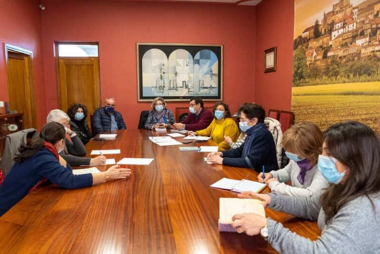 Habilitado un formulario na web municipal para canalizar a axuda local á poboación ucraína