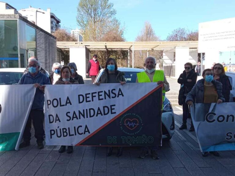 Existosa concentración da plataforma en Defensa da Sanidade Pública de Tomiño