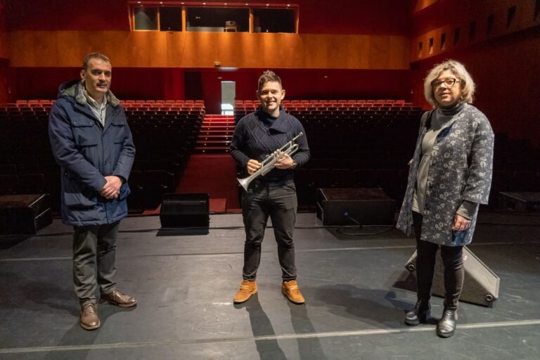 Manuel Madarnás presenta este venres no Teatro Municipal o seu traballo discográfico “La MMarca”