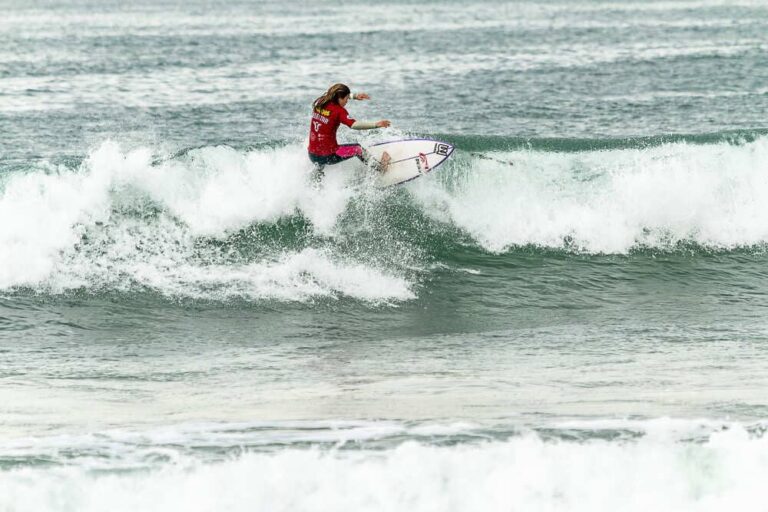 O Circuíto Nacional Surfing Kids chega á Praia de Patos
