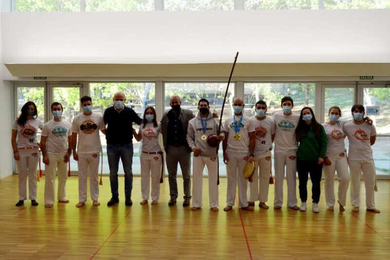 O medallista finalista e mellor ‘jogo de Siriúna’ no Campionato Ibérico de Capoeira, “Bambino”, é veciño de Mos e dá clases en Torroso