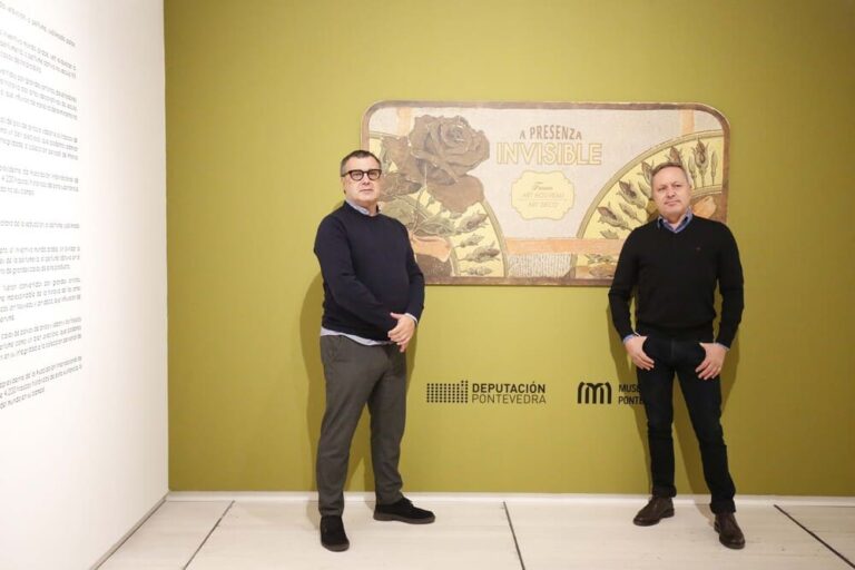 O Museo de Pontevedra inaugurou hoxe a exposición de frascos de perfume