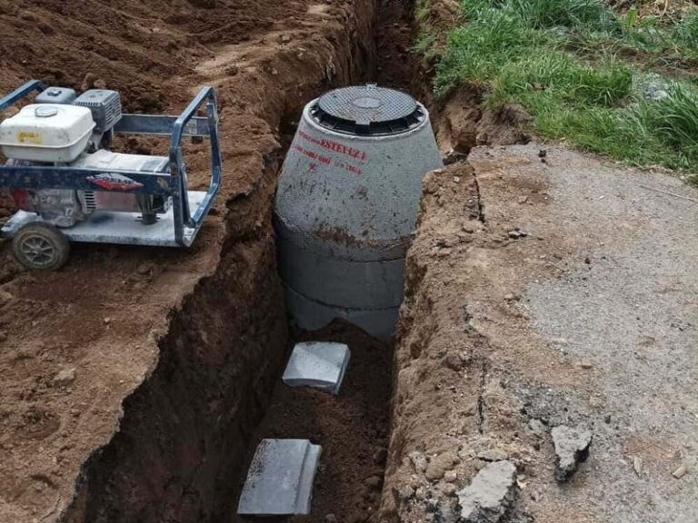Arrancan as obras de saneamento na parroquia de Cabreira