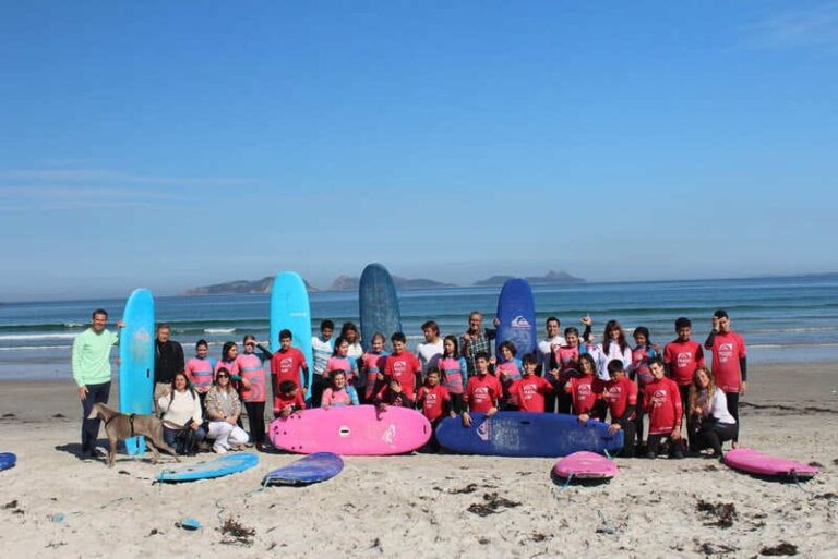 Os bautismos de surf gratuítos volven a Nigrán