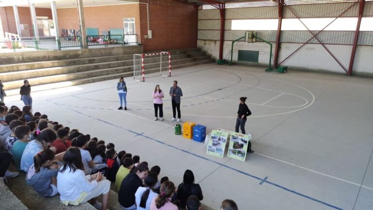 Baiona conciencia aos máis pequenos sobre a importancia da reciclaxe