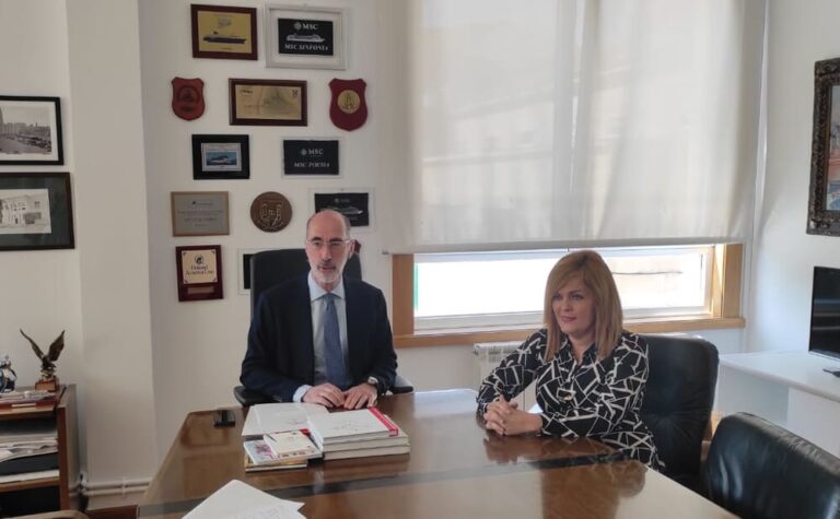 Digna Rivas transmite ao presidente da APV a “rotunda oposición” do Concello ao depósito de contedores de Rande