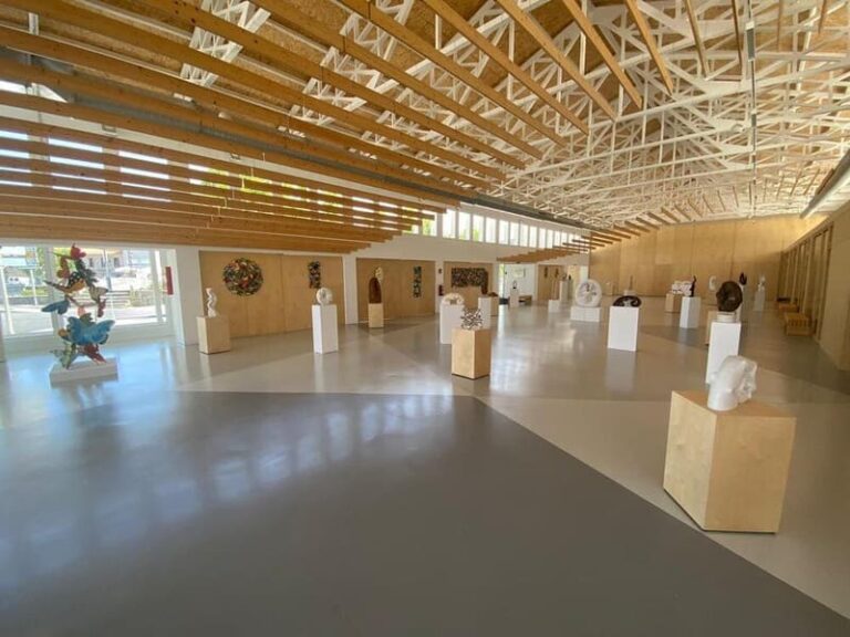 O Multiusos – Mercado de Sabarís acolle a exposición “Espacios fuera del Espacio”