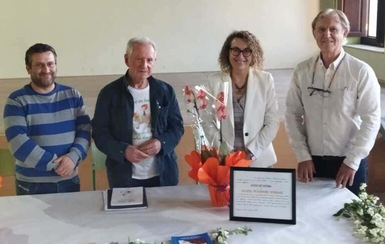 A Asociación de Veciños de Angoares nomea socio de honra a Alfonso Pexegueiro