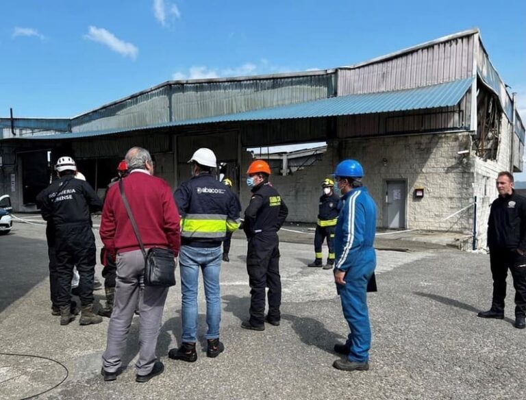 As naves afectadas polo lume do Polígono do Rebullón xa teñen licenza de demolición