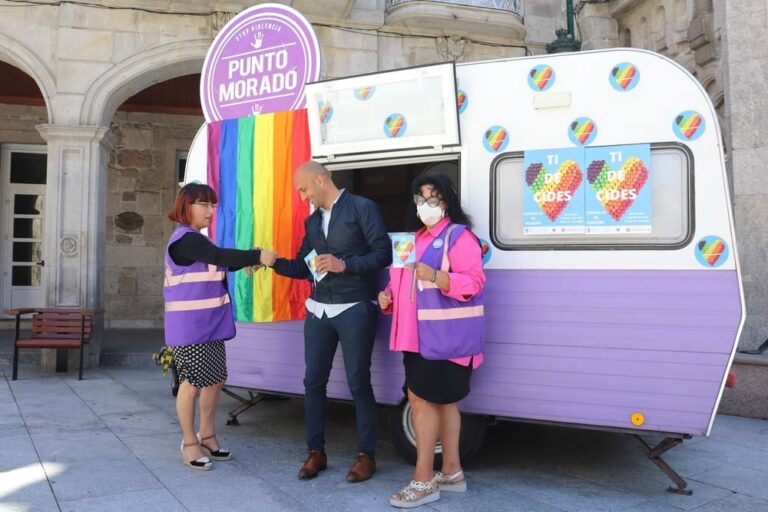 A caravana LGTBIQA+ promove o respecto á diversidade no Porriño