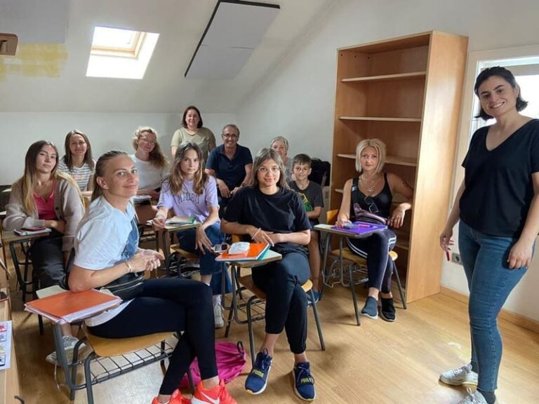 O Concello de Nigrán ofrece clases de español gratuítas aos ucraínos acollidos